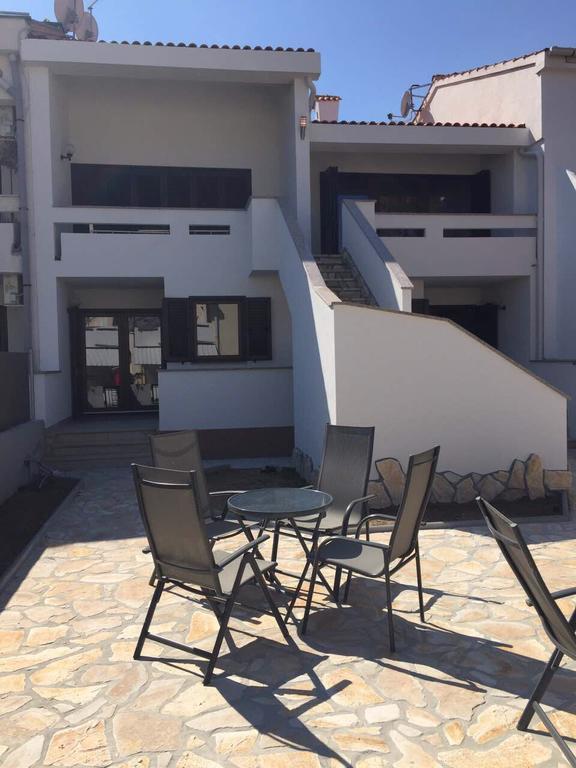 Apartments Dupin Baška Eksteriør billede