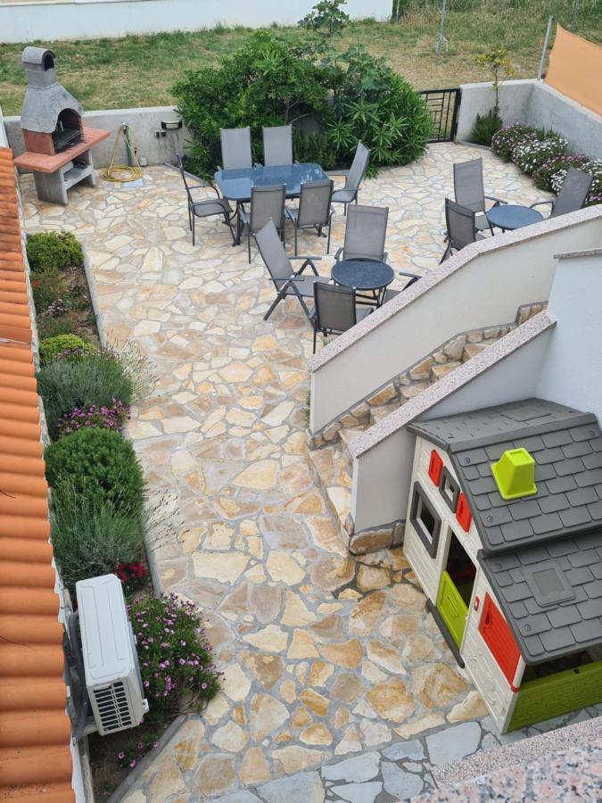 Apartments Dupin Baška Eksteriør billede