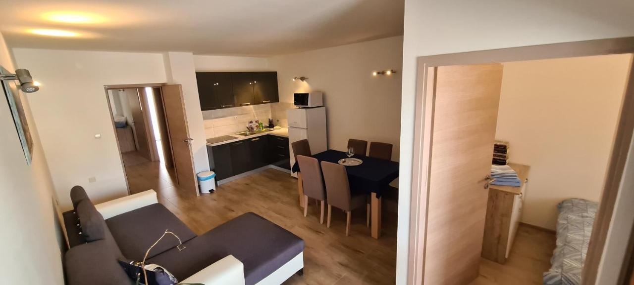 Apartments Dupin Baška Eksteriør billede